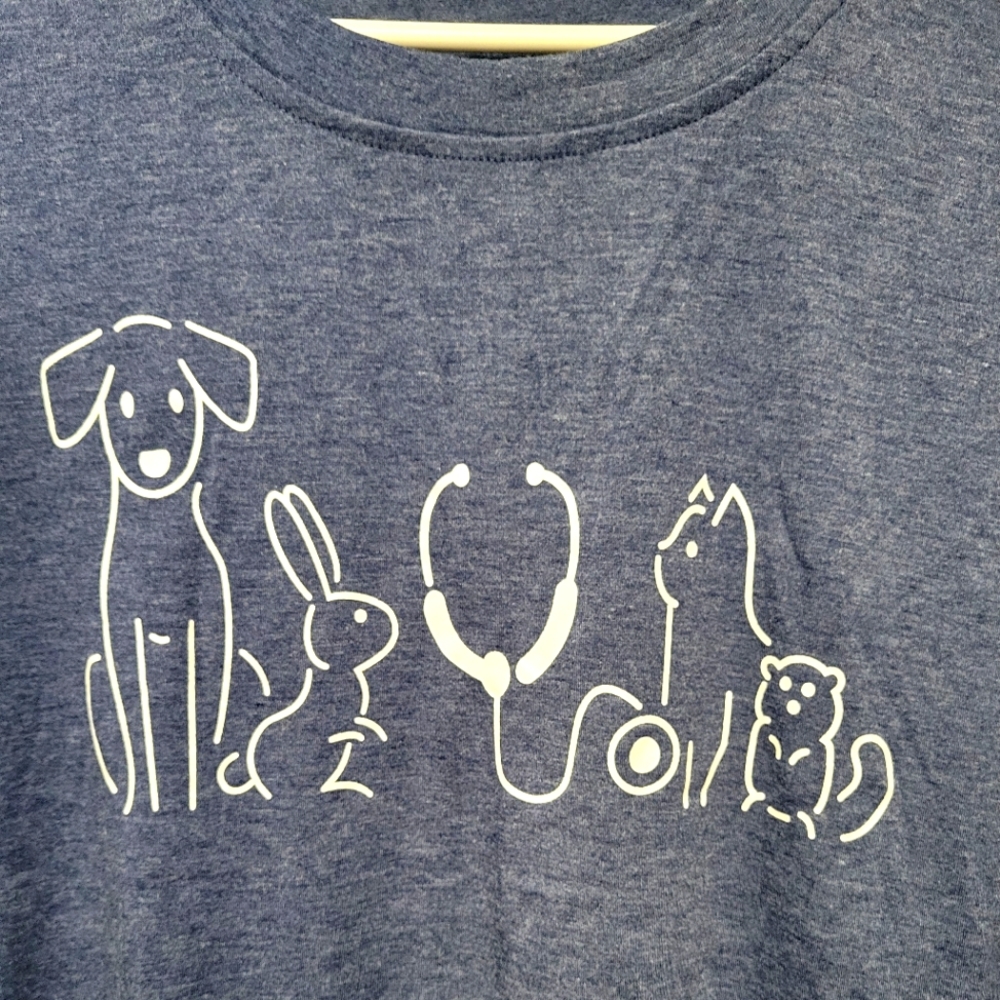 Women's plus size 2X Animal lover/vet/fur baby parent short sleeve tee.NWOT